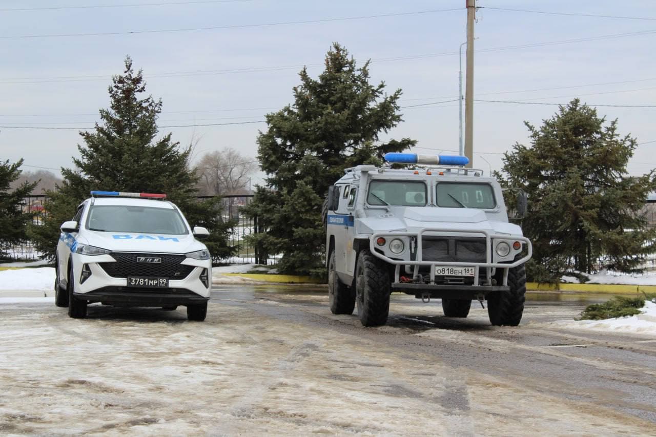 Автівки окупаційної військової автоінспекції. Фото з відкритих джерел