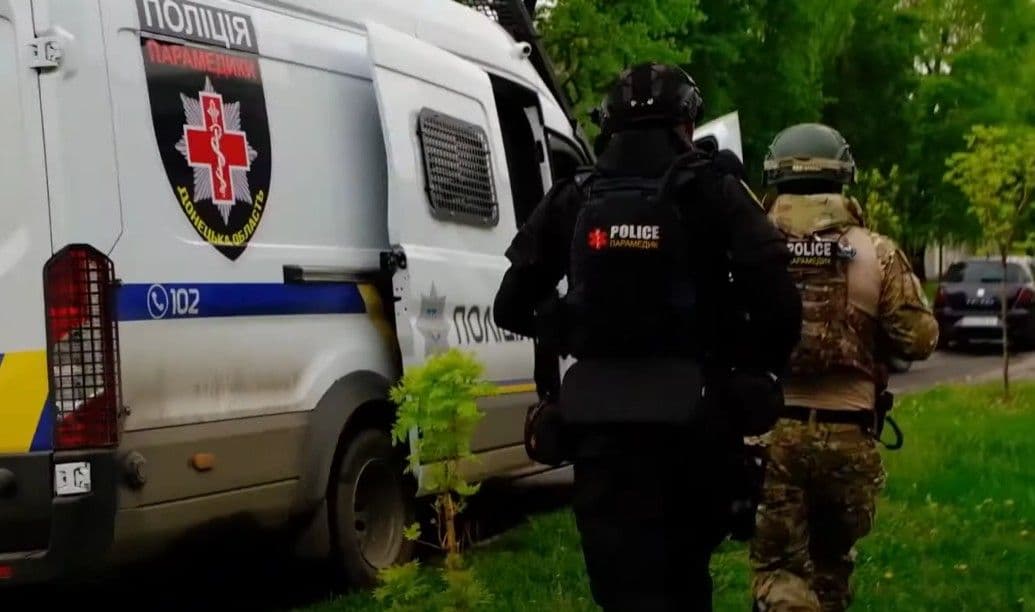 За 4 роки парамедики поліції Донеччини врятували 1,7 тис. життів, здійснили майже 3,9 тис. виїздів (відео)
