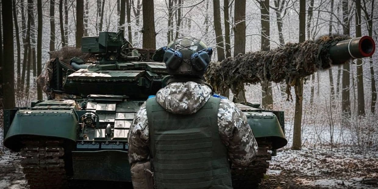 Український захисник і танк. Фото: 17-та окрема танкова Криворізька бригада ім. Костянтина Пестушка