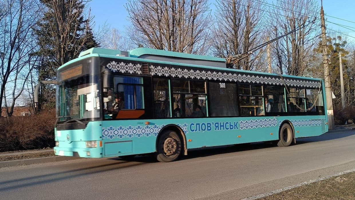 У Слов'янську починається демонтаж тролейбусної контактної мережі