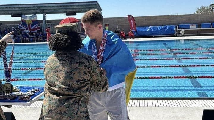 <em>Ветеран из Луганской области завоевал четыре золотые медали на соревнованиях в США. Фото: Луганская ОВА</em>