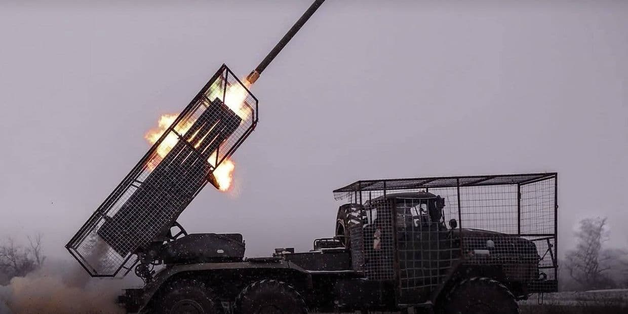 Стріляє БМ-21 "Град". Фото: 17 ОВМБр