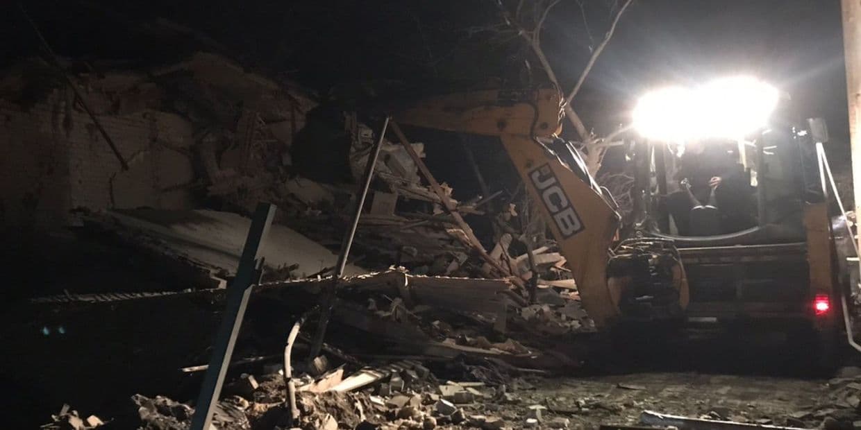 Надзвичайники врятували жінку з-під завалів у Слов'янську (фото, відео)