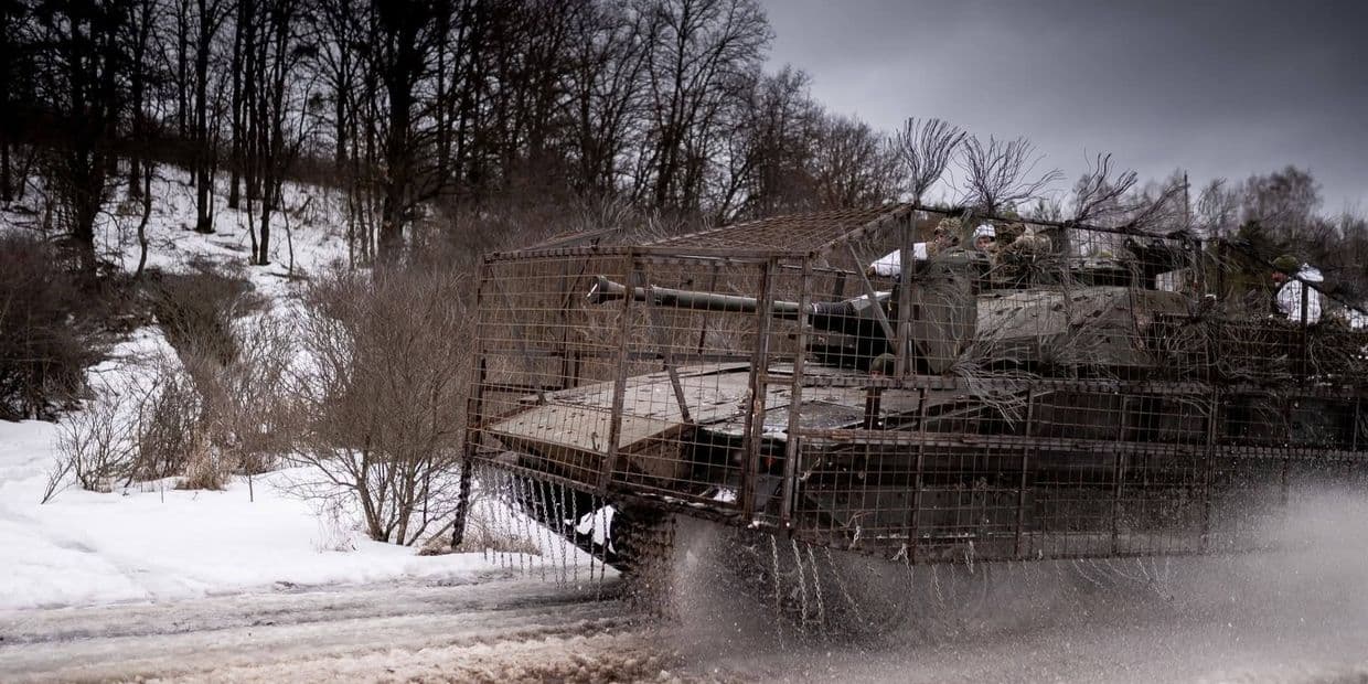 Українські захисники на броні. Фото: 21 ОМБр