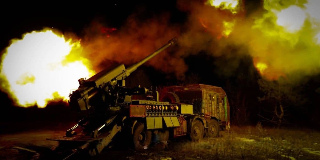 Стреляет САУ. Фото: 30 ОМБр