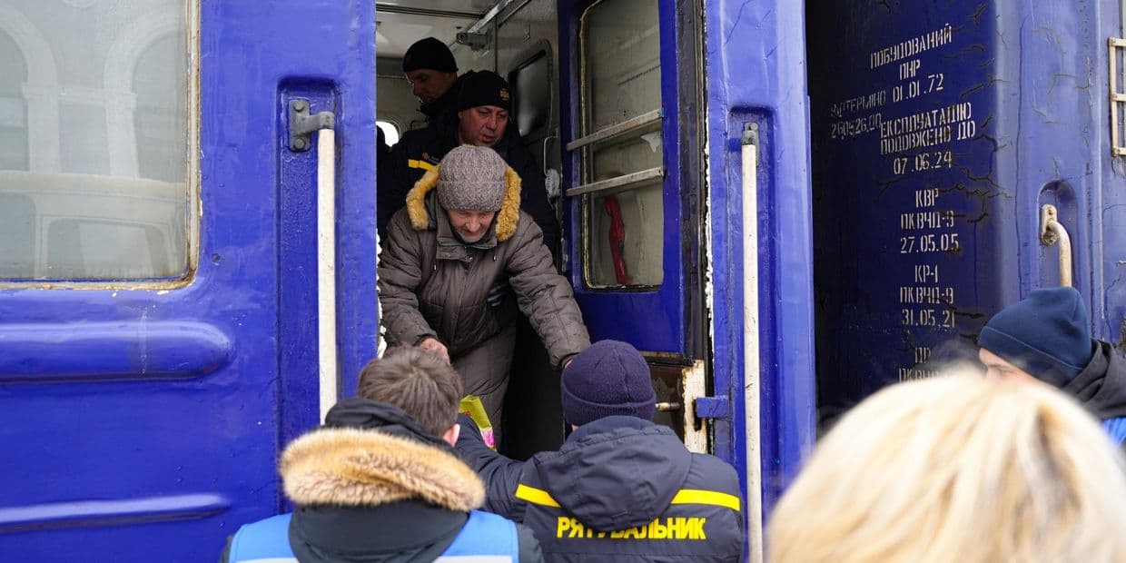 Эвакуация по железной дороге. Фото: ГСЧС Закарпатья