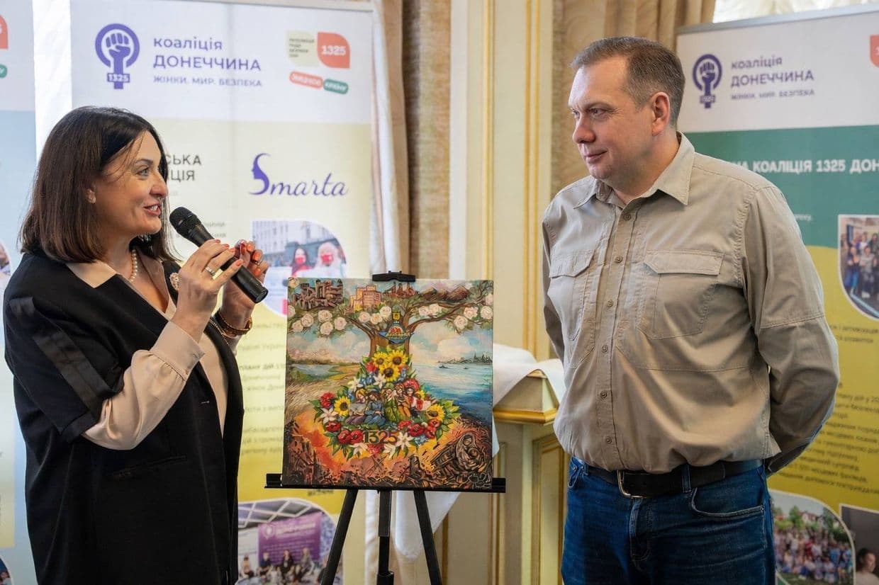 1325 на полотні: на Донеччині створили картину про роль жінок у розбудові миру та відновленні