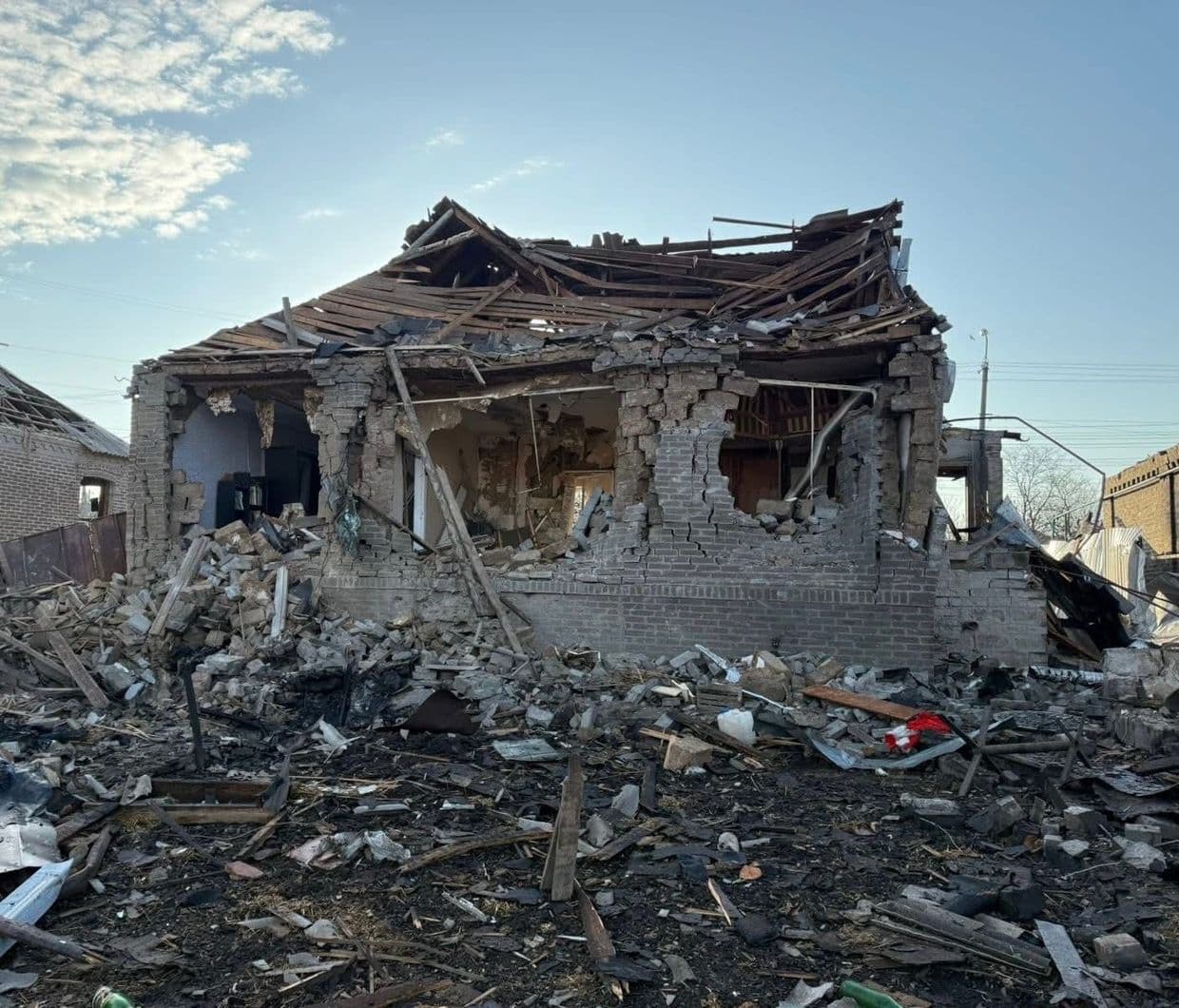 По Краматорську вдарили три ворожих шахеди та "Молнія"