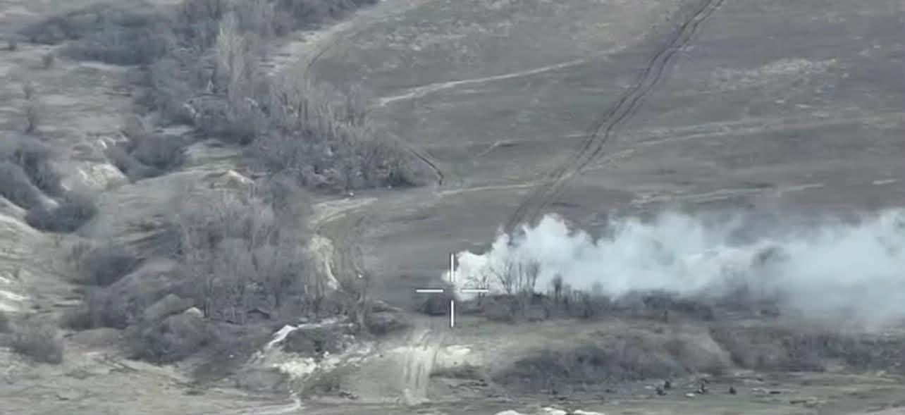 На Славянском направлении ДШВ уничтожили вражескую МтЛБ с десантом и мототехнику (видео)