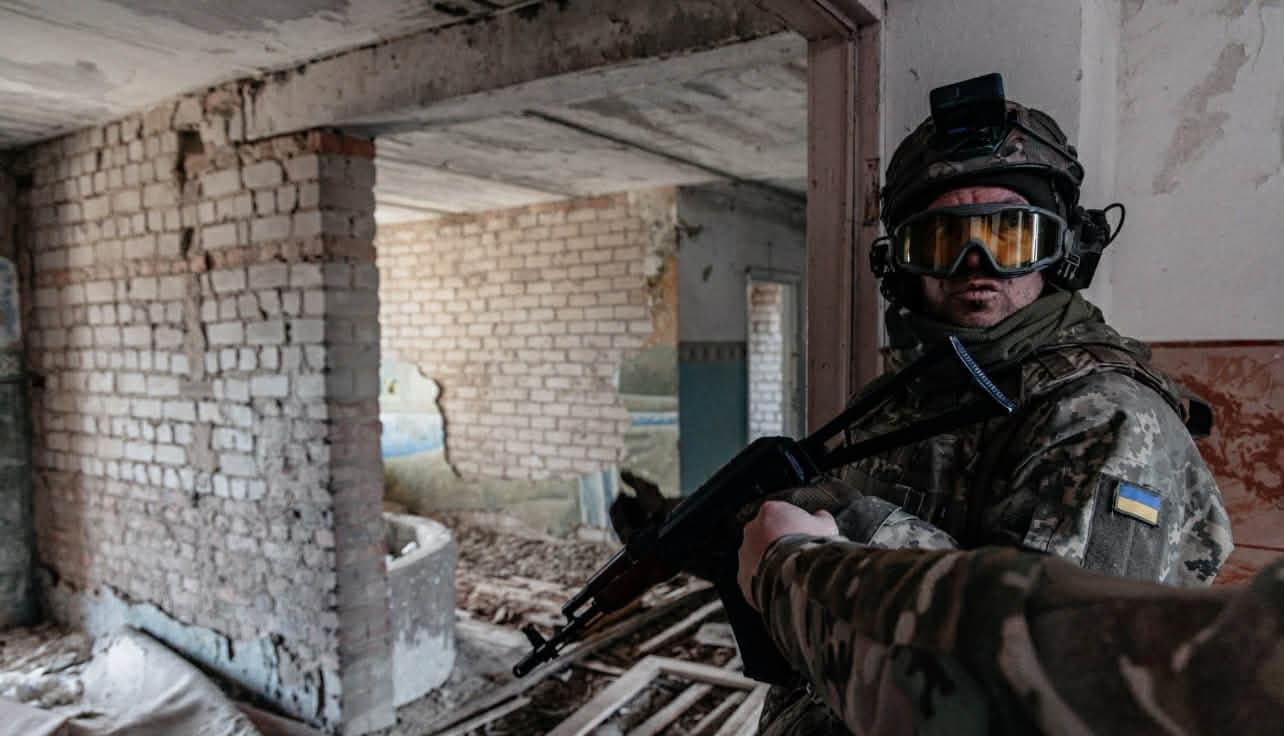 Стало известно, сколько российских военных смогли "закрепиться" и укрыться в Лимане, и как ВСУ их выявляют для уничтожения