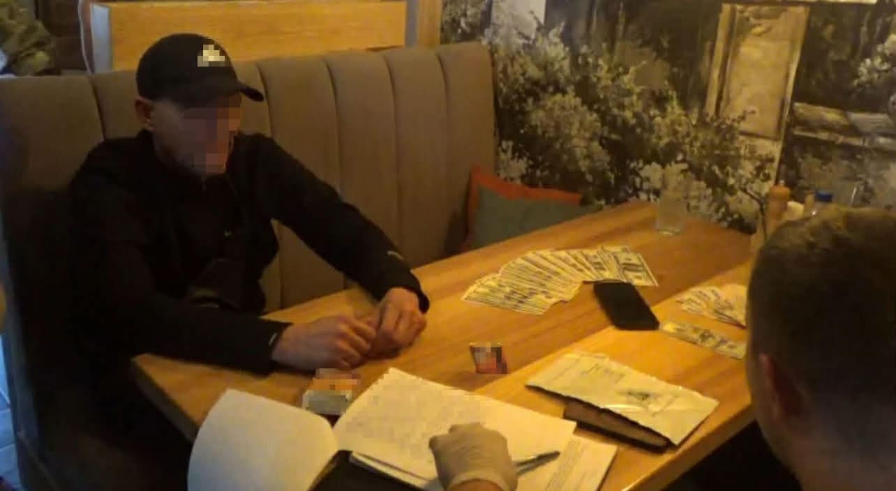 <em>Фото: прокуратура. По результатам публичного обвинения, выдвинутого прокурорами Донецкой области, суд признал мужчину виновным в незаконном переправке лиц через государственную границу</em>