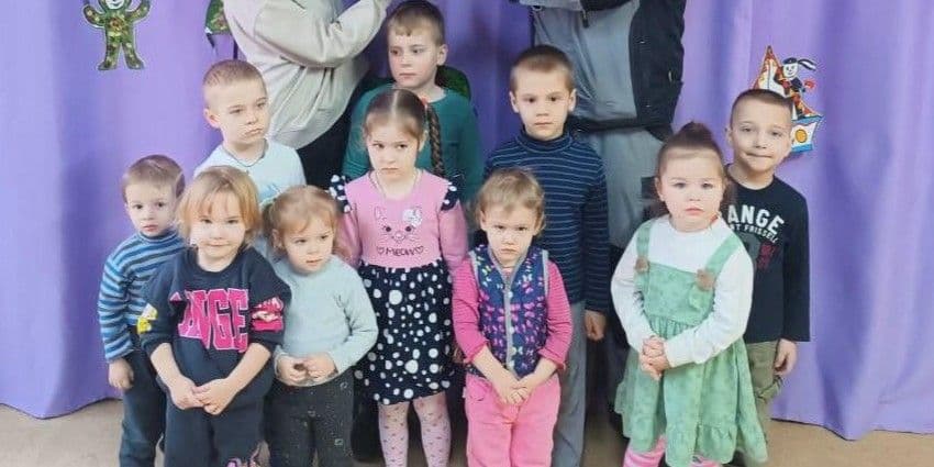 Діти окупованого Лутугиного. Фото з відкритих джерел