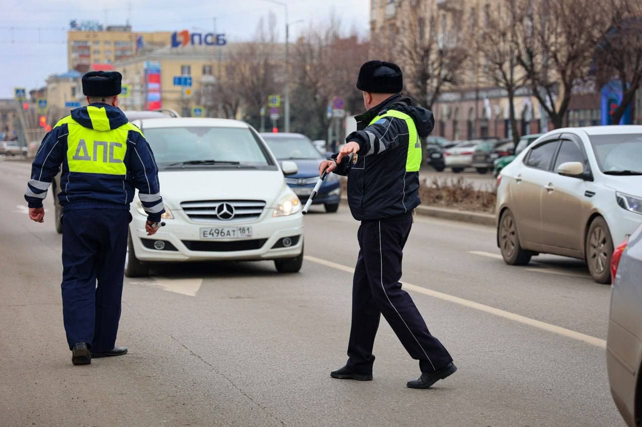 Працівники окупаційної ДПС. Фото з відкритих джерел