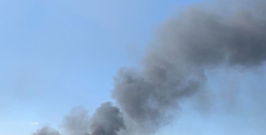 Дым от взрыва. Фото: Facebook/Вадим Лях