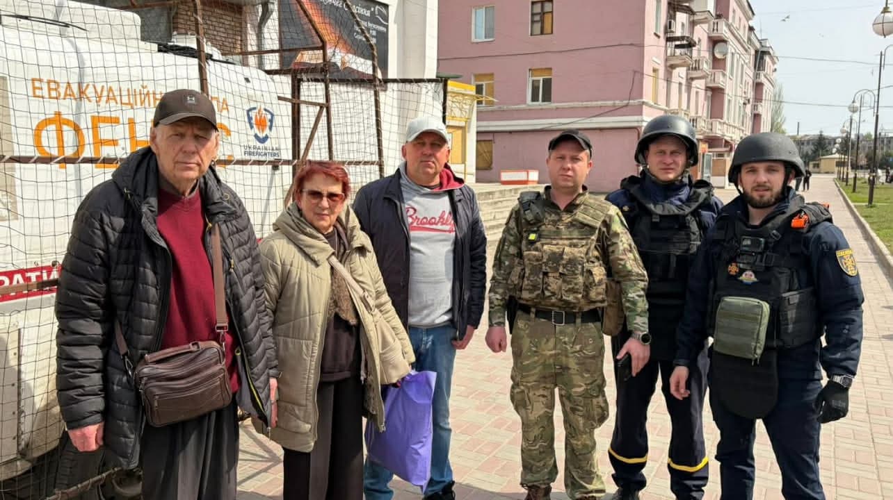 Спасатели эвакуировали ещё четырёх жителей Дружковки