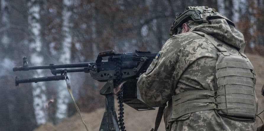 Стріляє кулеметник. Фото: 756-та окрема бригада охорони Державної спеціальної служби транспорту