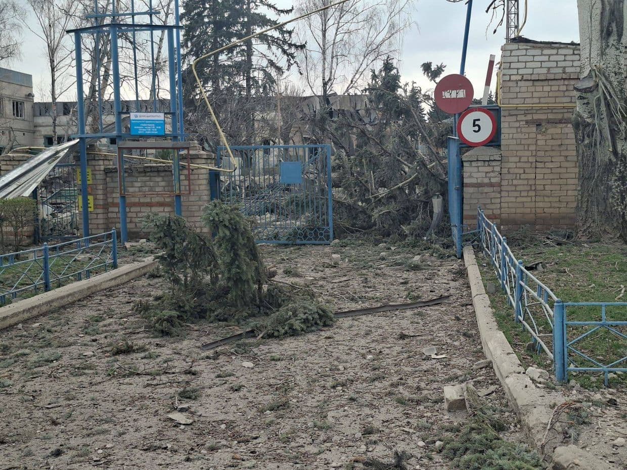 В Дружковке во время выполнения работ на территории газового хозяйства получили ранения 4 работника (фото)