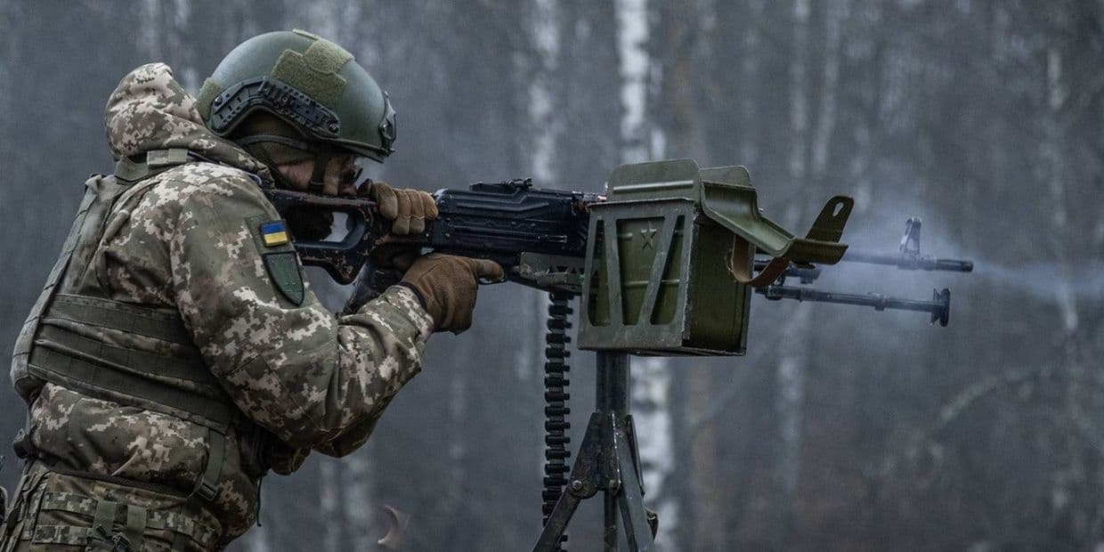 Стріляє кулеметник. Фото: 756-та окрема бригада охорони Державної спеціальної служби транспорту