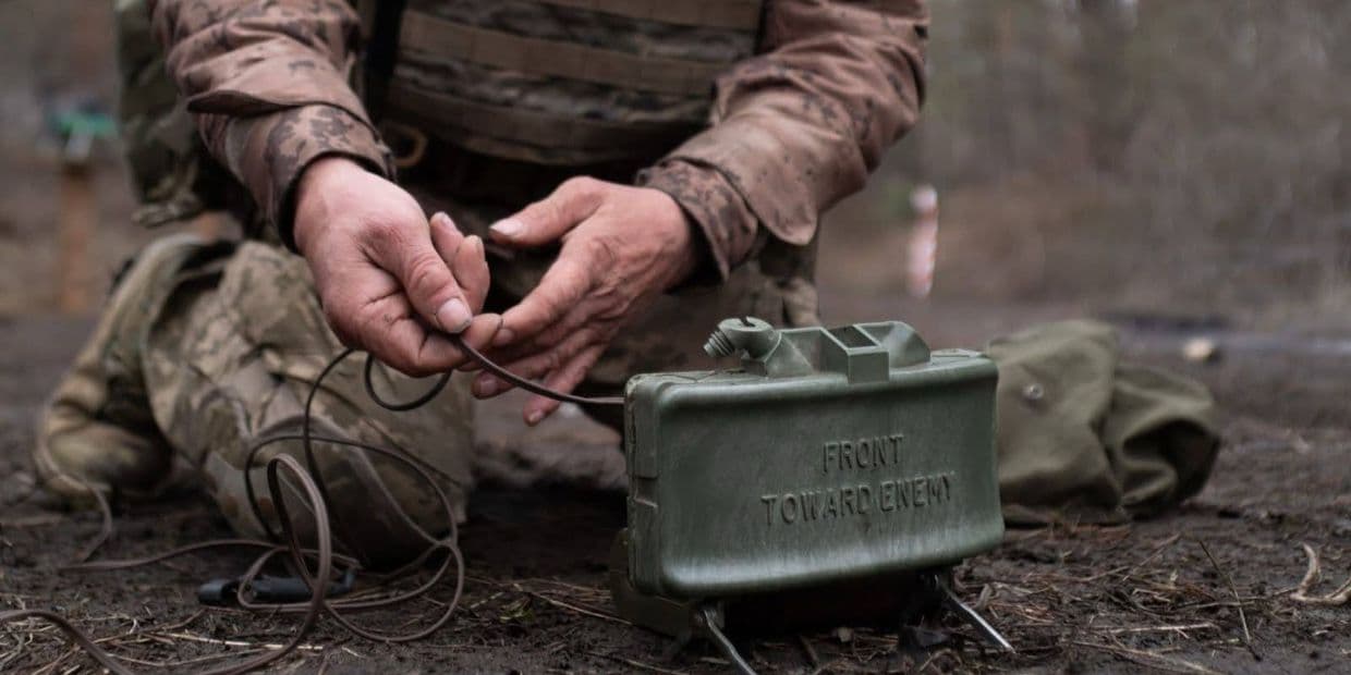 Сапер за роботою. Фото: 116-та окрема механізована бригада