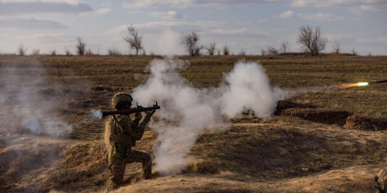 Стріляє український захисник. Фото: 38 ОБрМП