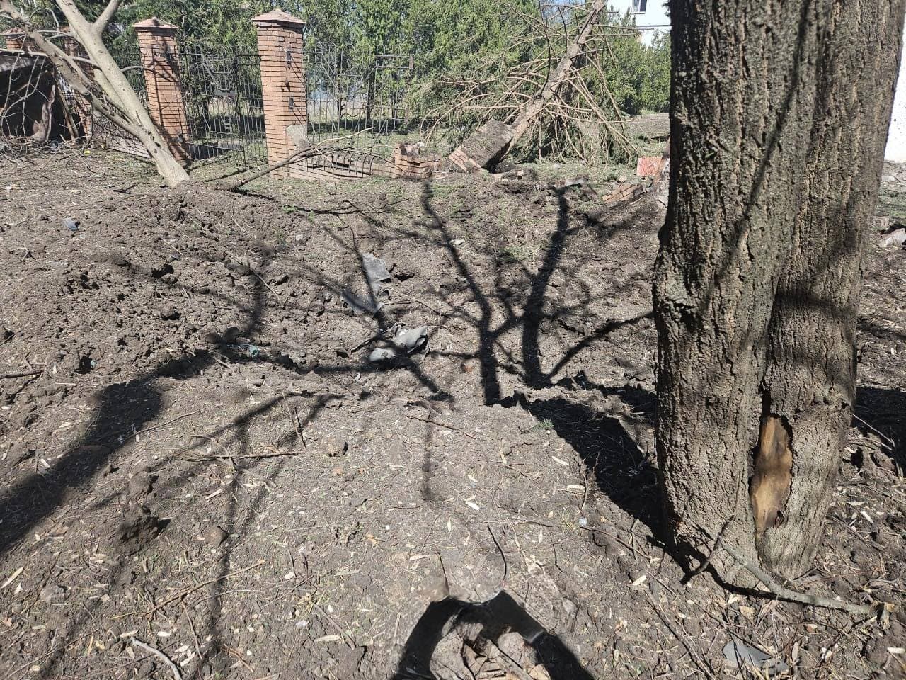 <em>Последствия обстрела в Краматорске, 6 апреля. Фото: городского совета</em>