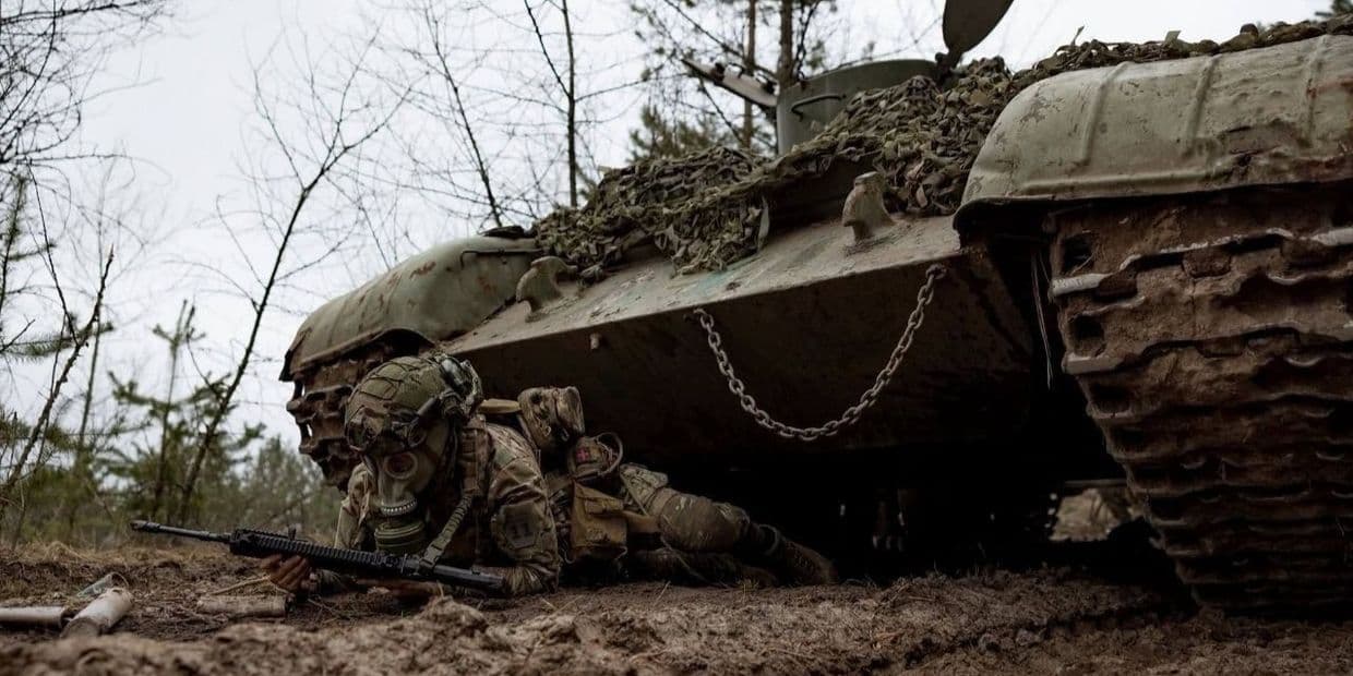 Український захисник у протигазі. Фото ілюстративне: 92 ОШБр