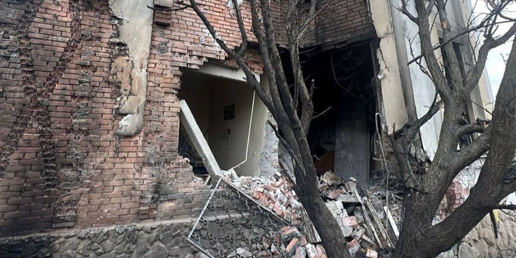 По Слов'янську росіяни вдарили 4 FPV-дронами, а на Добропілля скинули КАБ-250 (фото)