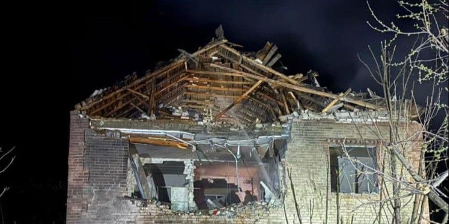 Уночі російській ударні дрони атакували Слов'янськ: зруйновані будинки, поранені 3 жінки