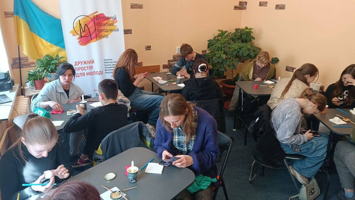 Для молоді Донеччини доступні 4 річні програми підтримки: подробиці