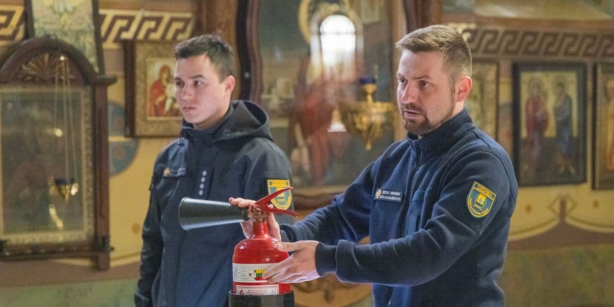 Офицеры-спасатели громад. Фото: ГСЧС Донетчины