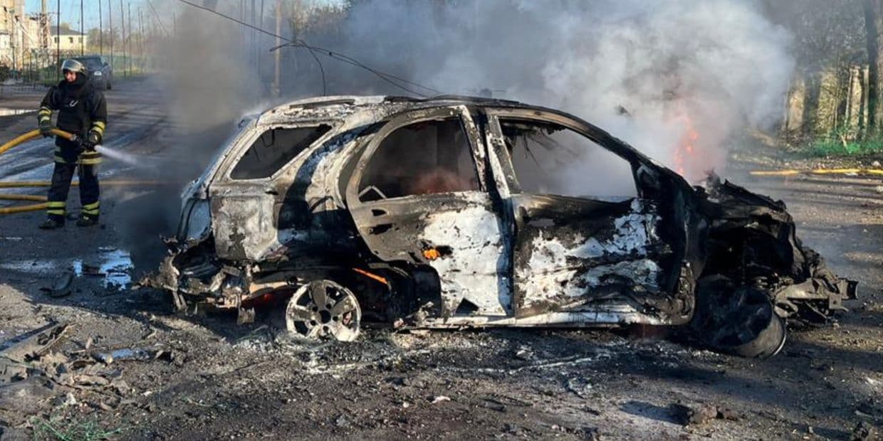 В результате российского удара по Славянску на Донетчине сгорел автомобиль (фото)
