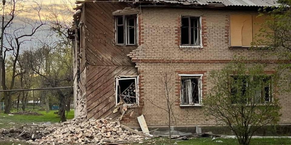 Ворог 14 разів обстріляв населені пункти Донеччини: поранено людину в Добропіллі (фото)