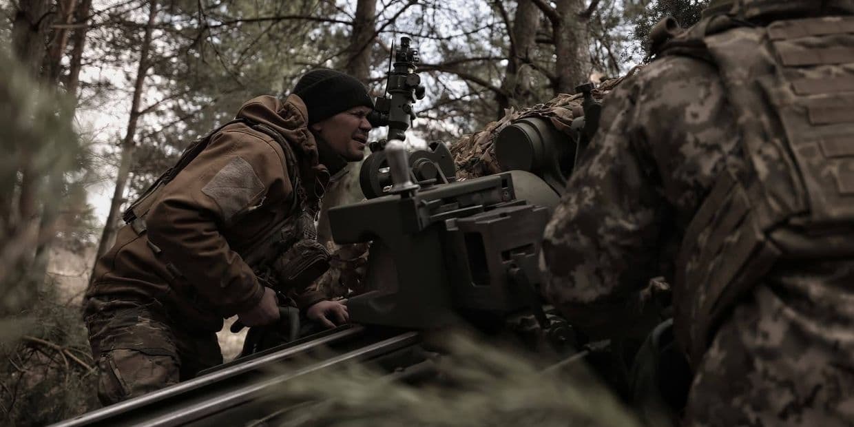 Працюють артилеристи. Фото: 33 ОШП