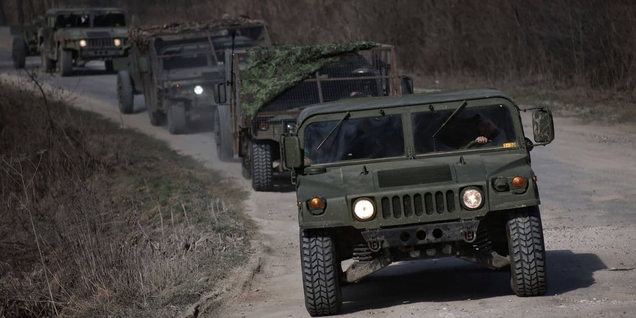 Хаммери української армії. Фото: Артилерійський дивізіон 33-го штурмового полку