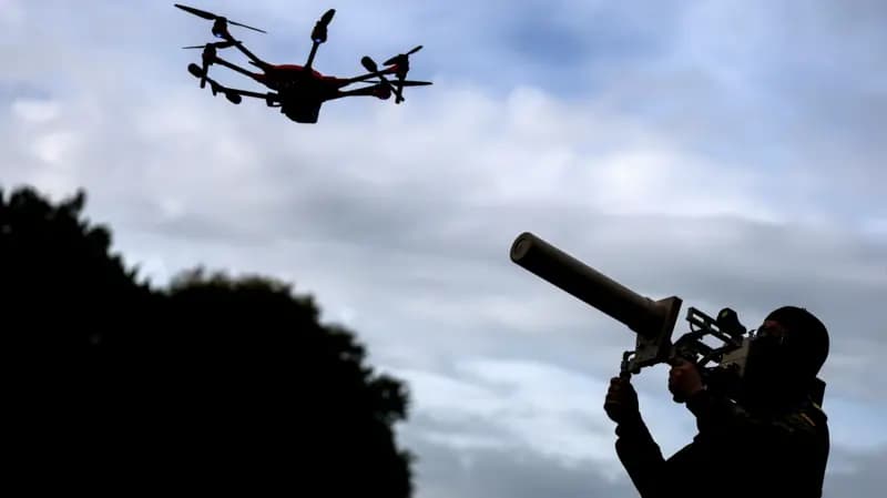 На фронтах Донеччини для більшого ураження прифронтових міст ворог відправляє дрони з мінами