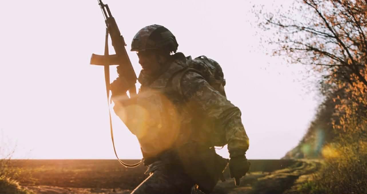 <em>95 окрема десантно-штурмова Поліська бригада ДШВ ЗСУ. Український військовий</em>