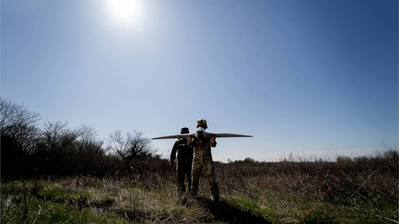 <em>Фото: 21-я отдельная механизированная бригада, украинские военные с дроном</em>