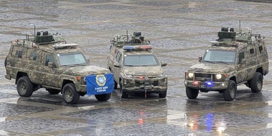 Полиция Донетчины получила 3 кейсэвака от Мирового Конгресса Украинцев (фото)