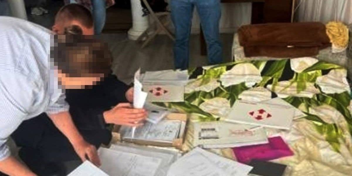 9 псевдодокторв с поддельными дипломами: СБУ заблокировала сделку в релоцированной из Лисичанска больнице (фото)