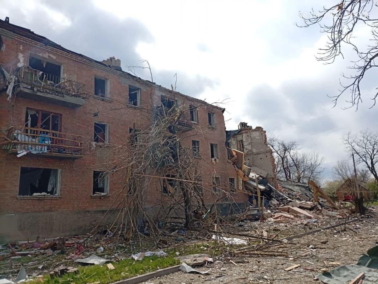 Жертви та руйнування: росіяни 19 разів обстріляли населені пункти Донеччини (фото)