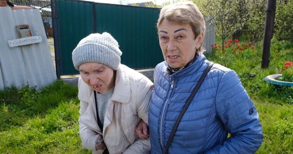 "Білі янголи" евакуювали з Краматорського району ще 8 людей, зокрема тих, кому потрібне лікування (відео)