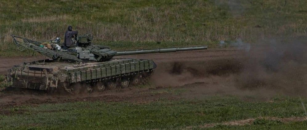 Стріляє танк. Фото: 28 ОМБр