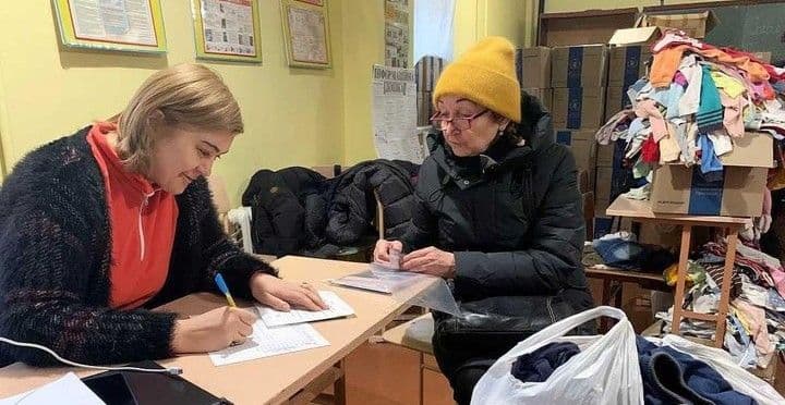 <em>В Донецкой области социальные службы Новодонецкой громады продолжают оказывать помощь жителям. Иллюстративное фото: Луганская ОГА</em>