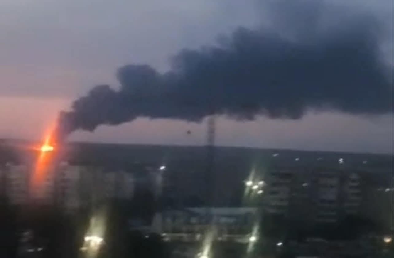 В окупованому Луганську повідомляють про ранкову "атаку безпілотниками"