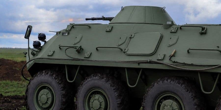 Стреляет БТР. Фото: Южное оперативно-территориальное объединение Национальной гвардии Украины
