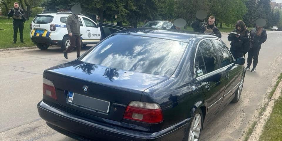 Патрульні виявили автомобіль з відсутнім VIN-кодом. Фото: Патрульна поліція Краматорська та Слов'янська