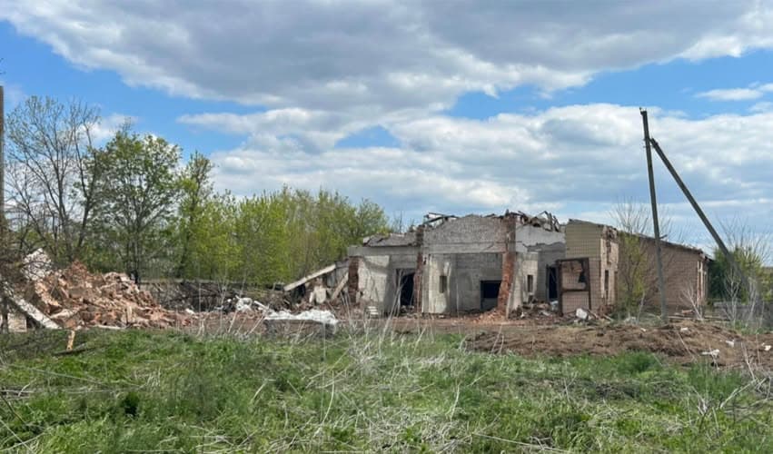 Рашисти атакували Слов'янськ FPV-дронами та скинули на місто 250-кілограмову авіабомбу