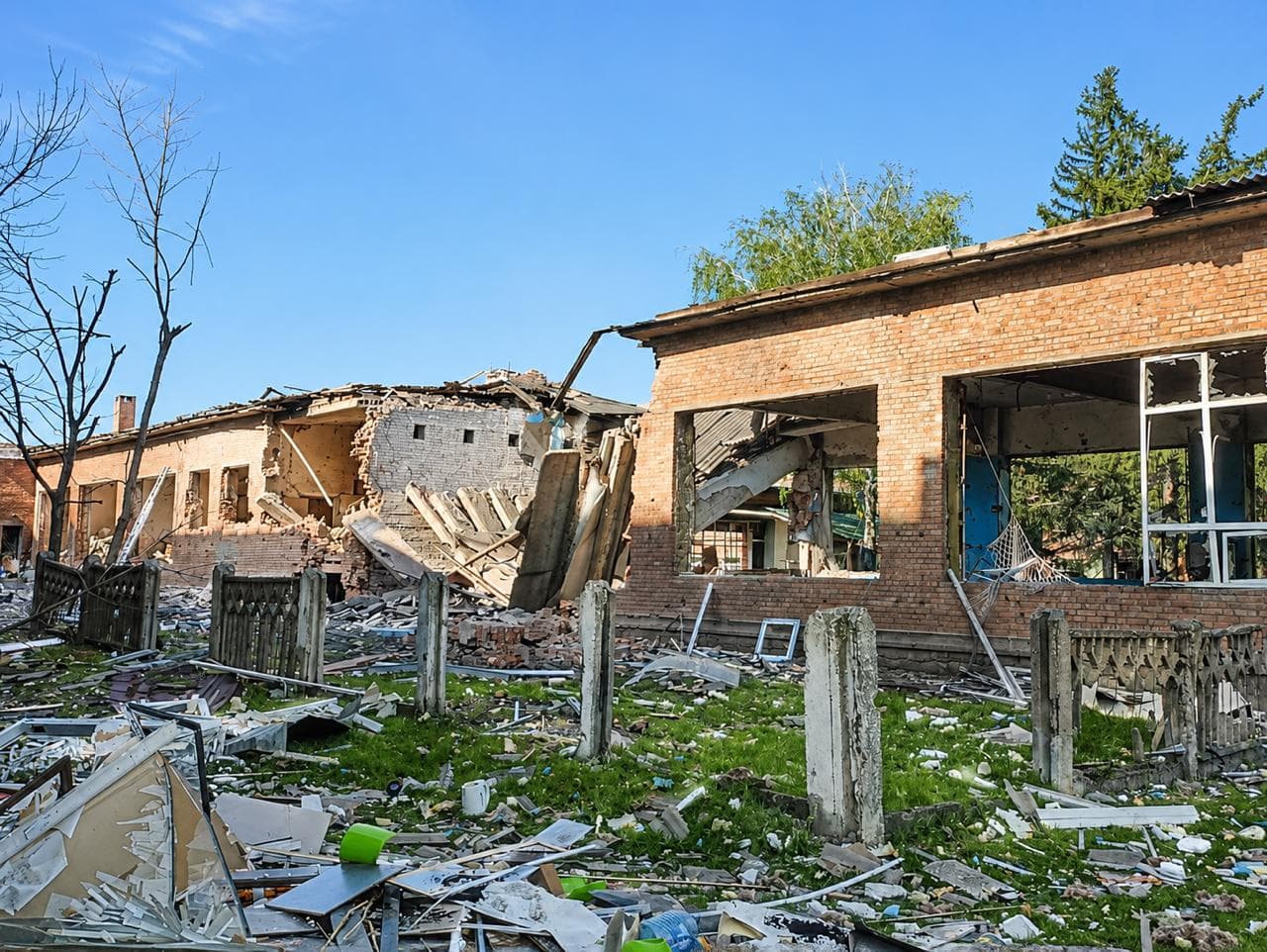 У Краматорську газовики продовжують працювати над ліквідацією наслідків бомбових ударів 5 травня (фото)