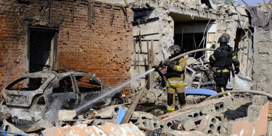 Унаслідок російських ударів по Донеччині руйнувань зазнали ще 28 цивільних об'єктів, зокрема 12 житлових будинків (фото)