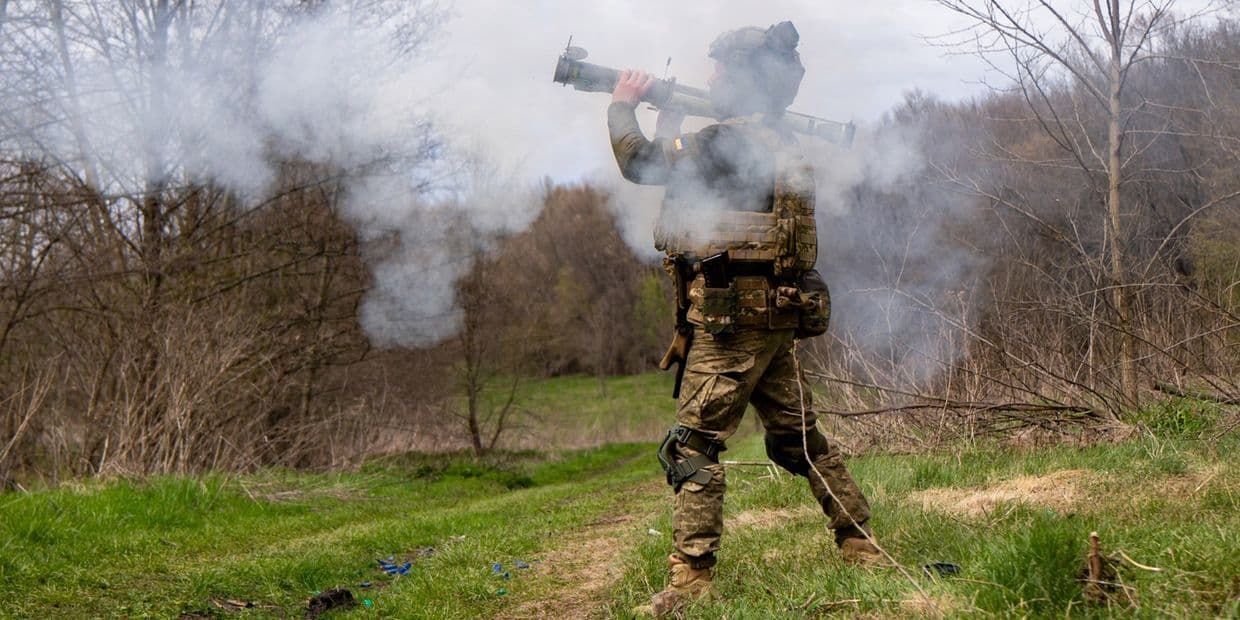 Стріляє український захисник. Фото: 103-тя окрема бригада територіальної оборони ім. митрополита Андрея Шептицького